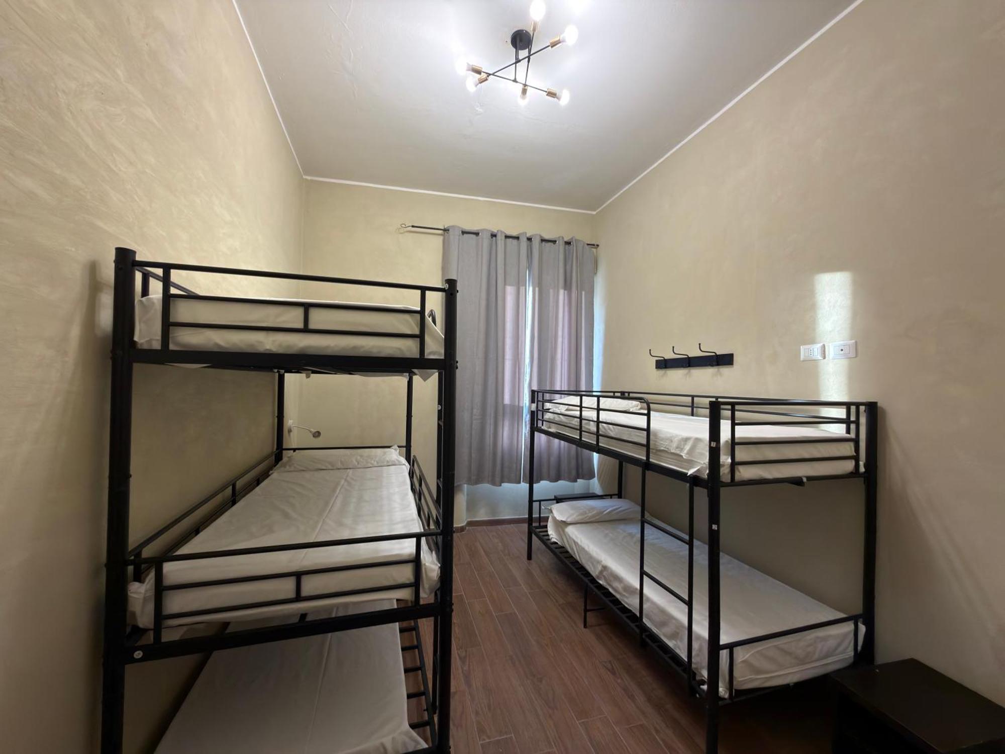 Bed 6-Bed Female Dormitory Room