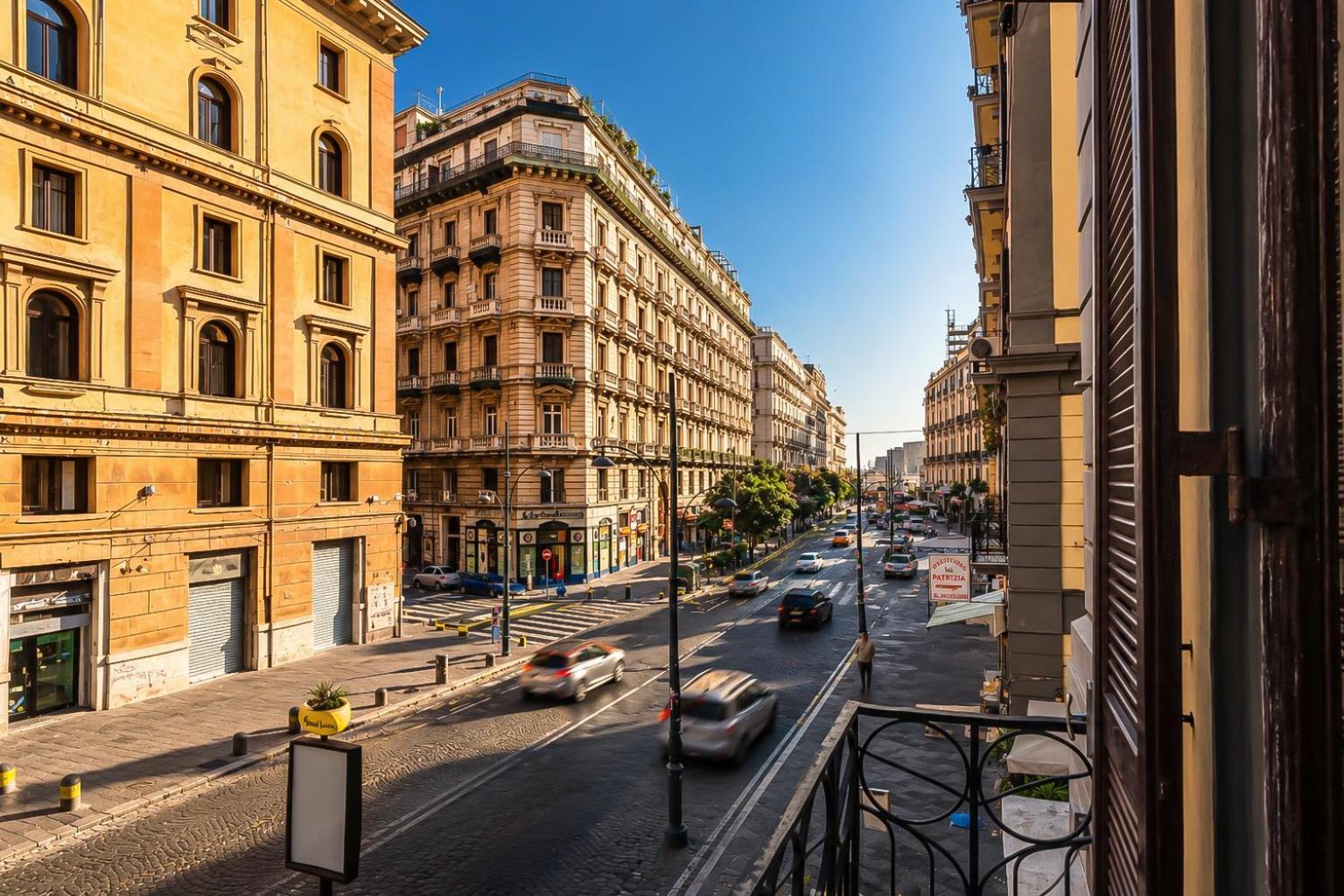 Triple room balcony – Via Santa Lucia 76