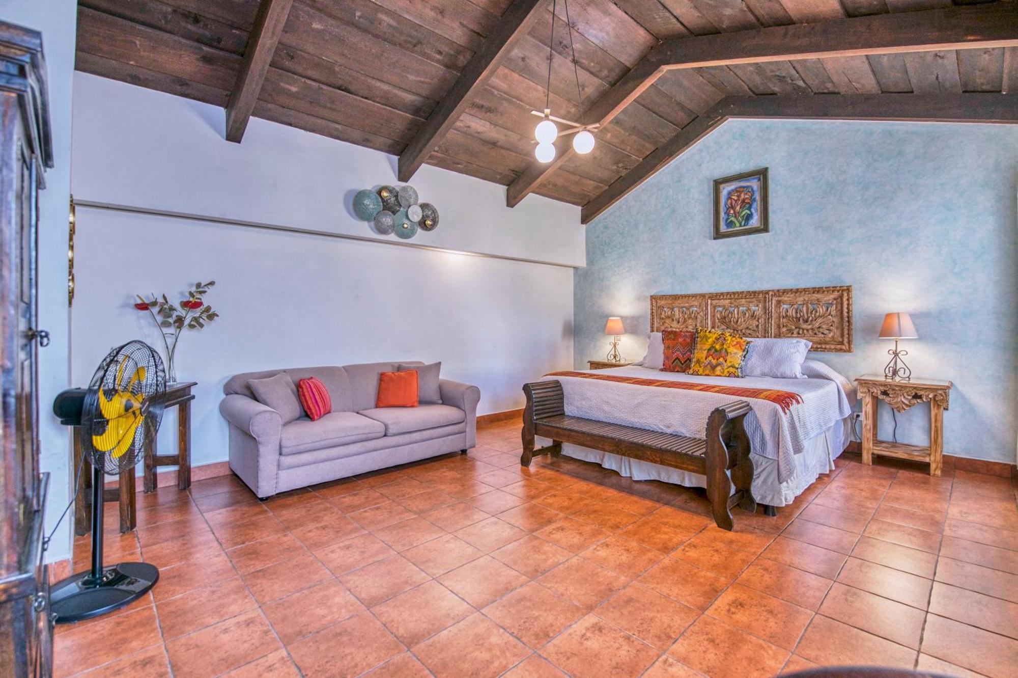 Deluxe King Room