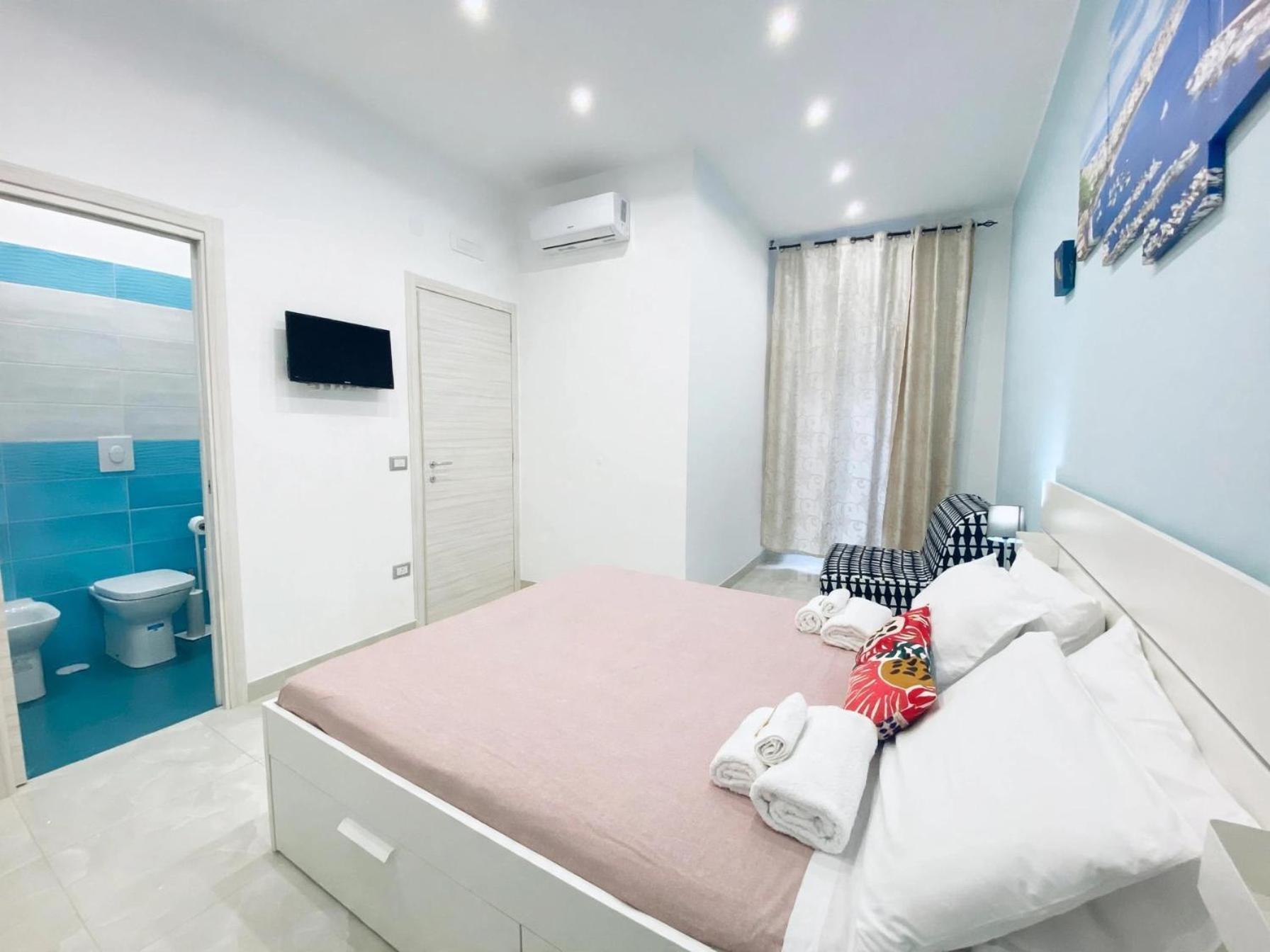 Double Room Private Bathroom