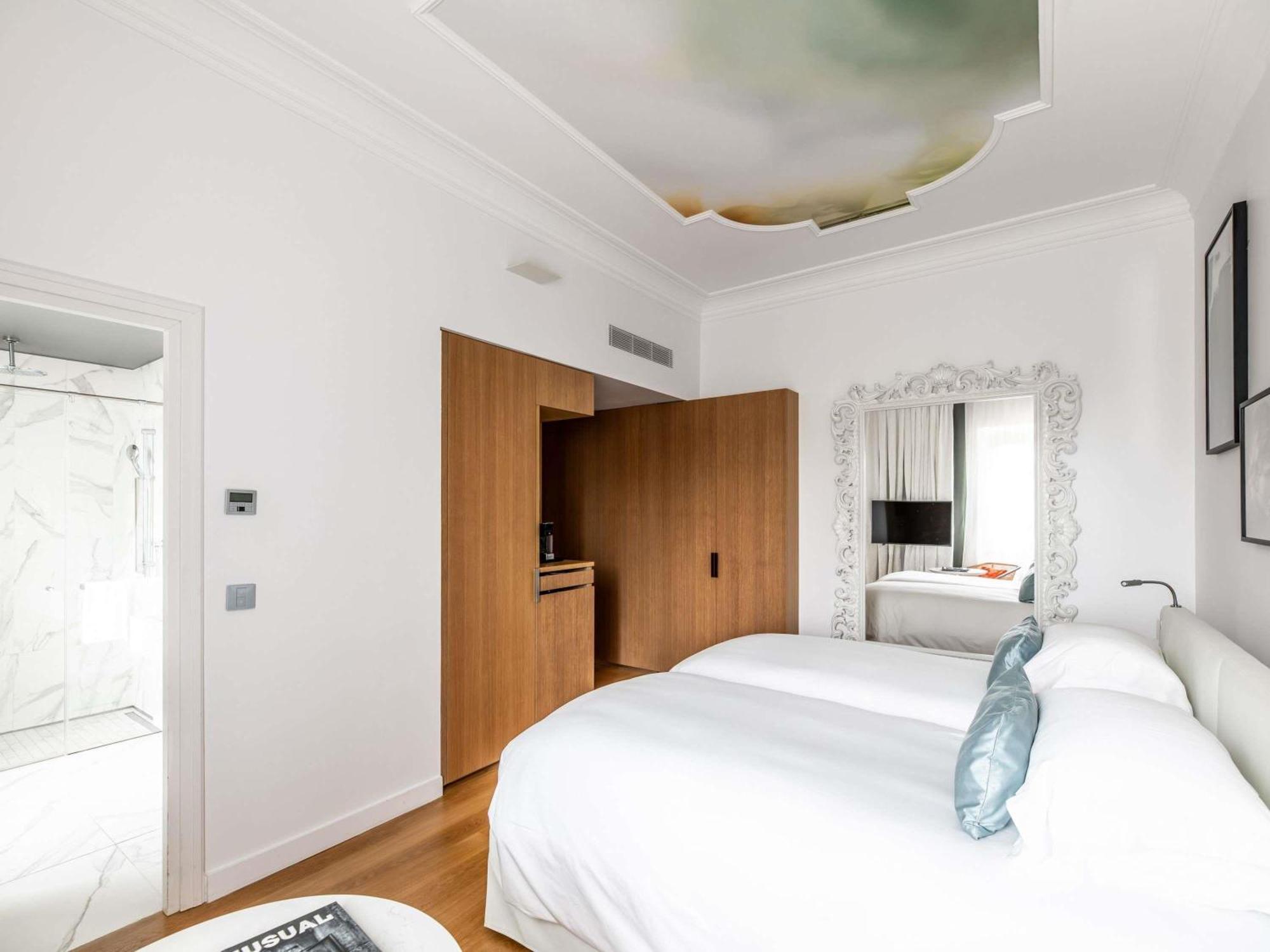 Deluxe Family Suite Three Connecting Rooms