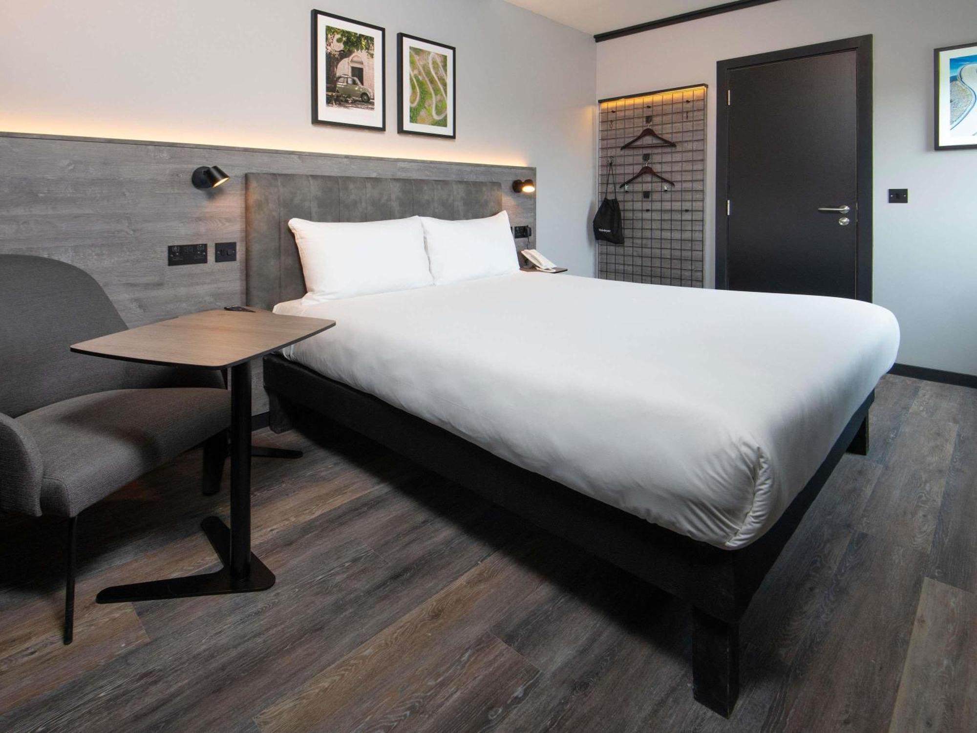 Standard Double Room Mobility Access