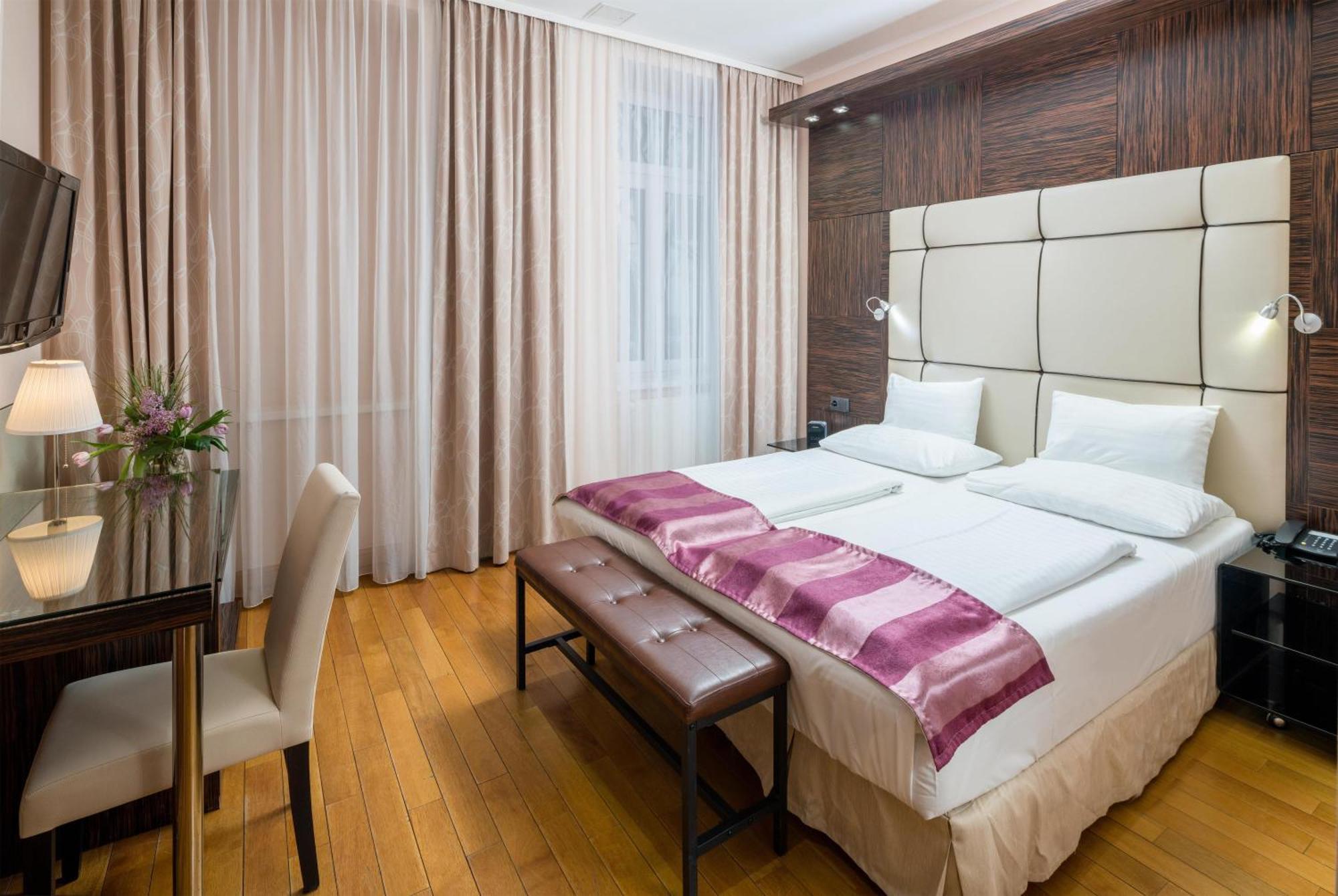 Classic Double Room