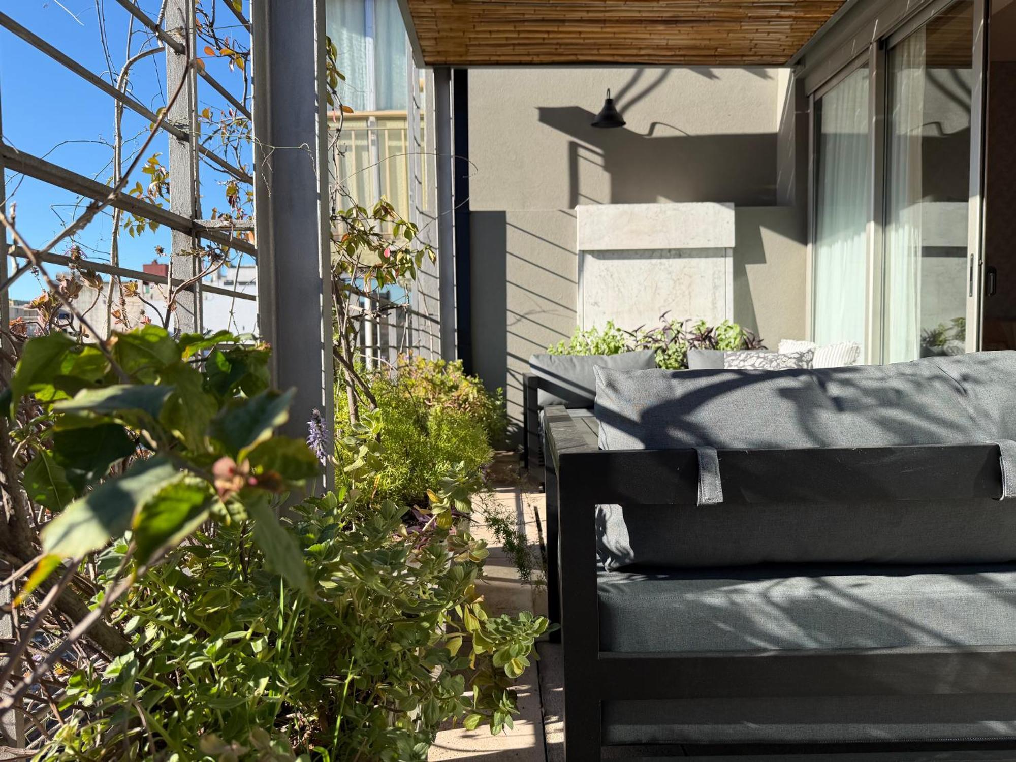 Deluxe One-Bedroom Suite