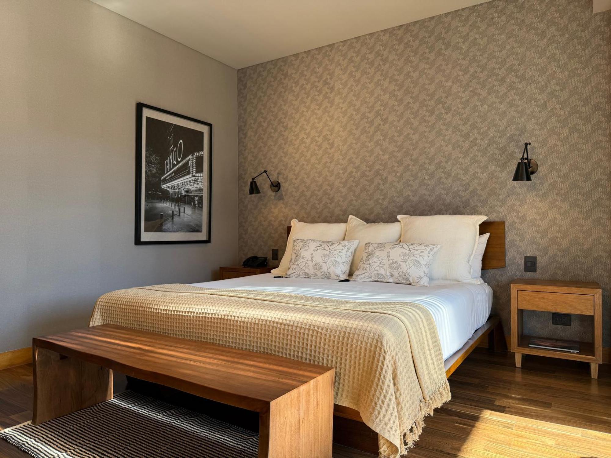 Deluxe One-Bedroom Suite
