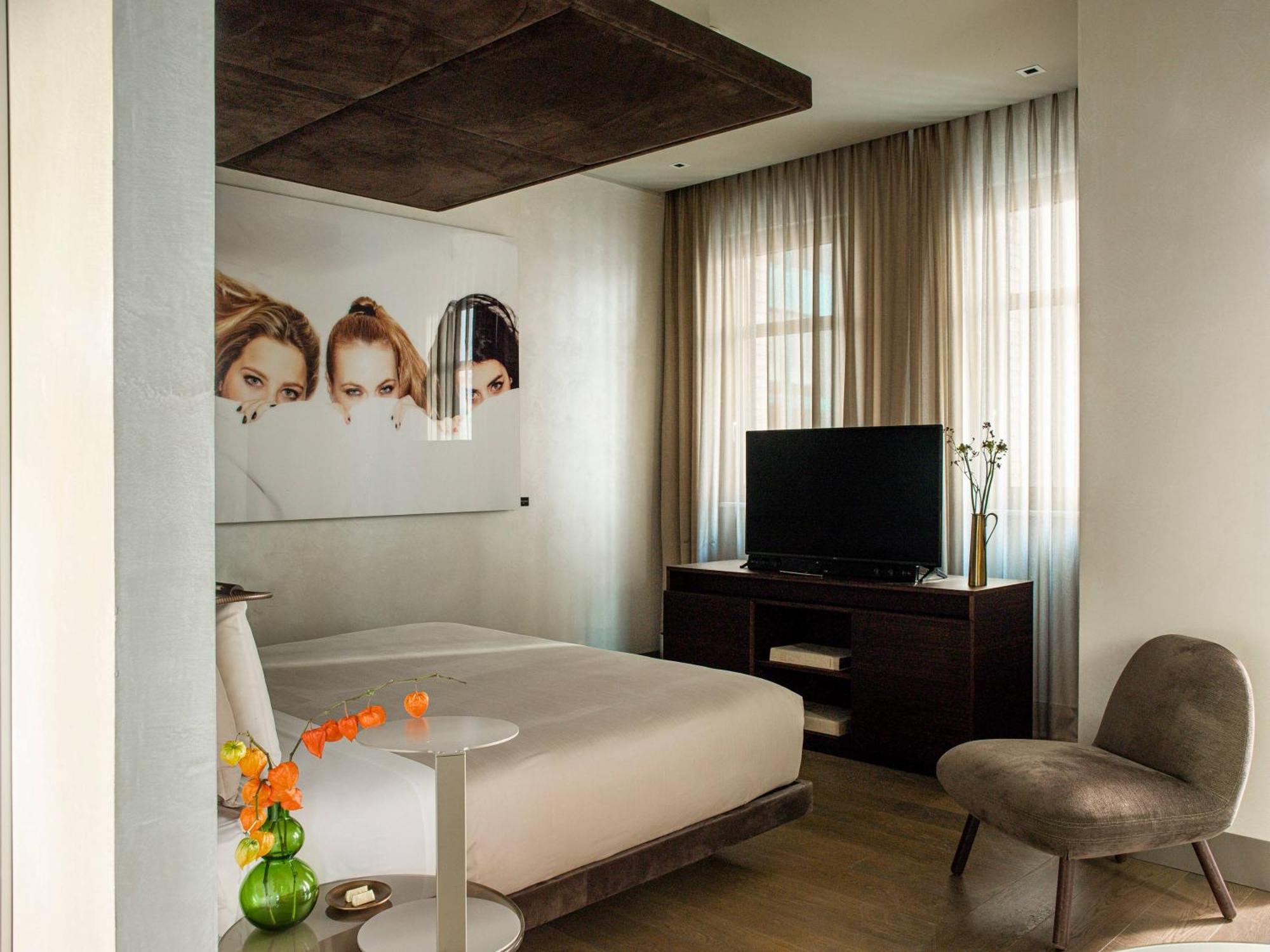 Two Bedrooms Ultimate ME Suite Terrace