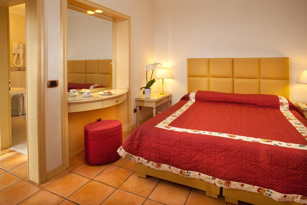 Double or Twin Room Private Patio