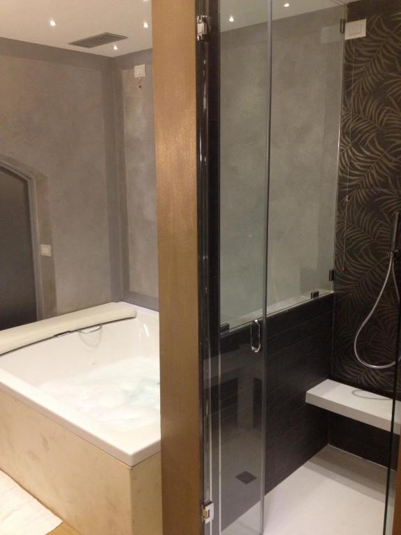 Suite Spa Bath