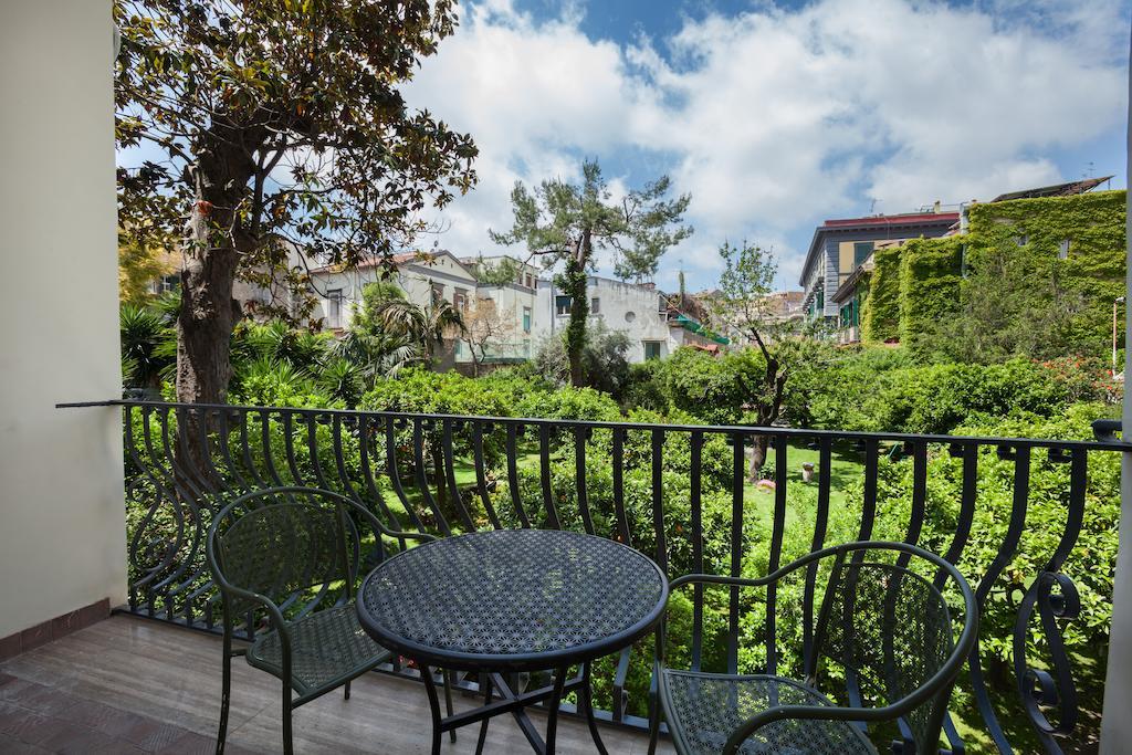 Double Room Balcony Garden View