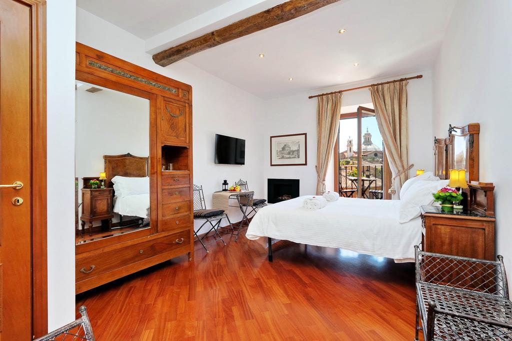 Deluxe Double Room Balcony City View