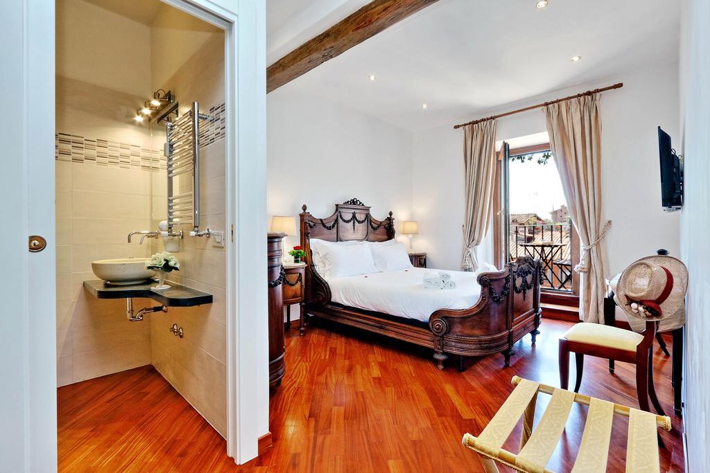 Deluxe Double Room Balcony City View