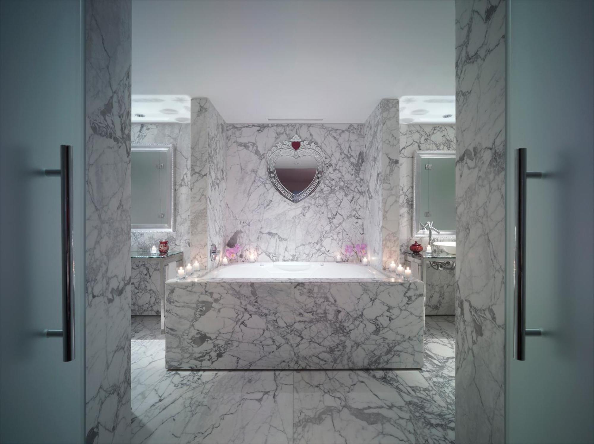 Two-Bedroom Imperial Suite One King Bed Two Single Beds