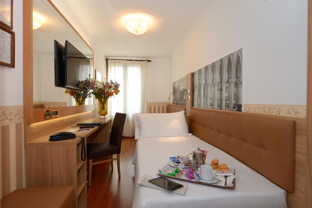 Classic Single Room