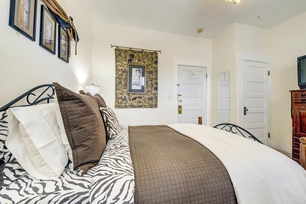 Superior Queen Room