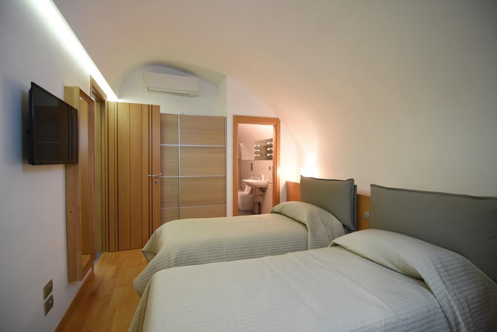 Standard Double or Twin Room Private Bathroom