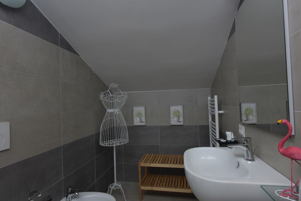 Single Room Private Bathroom