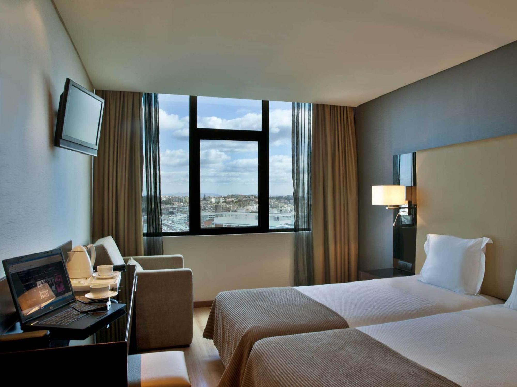 Twin Room,690434997:JPEG