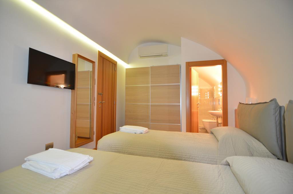 Standard Double or Twin Room Private Bathroom