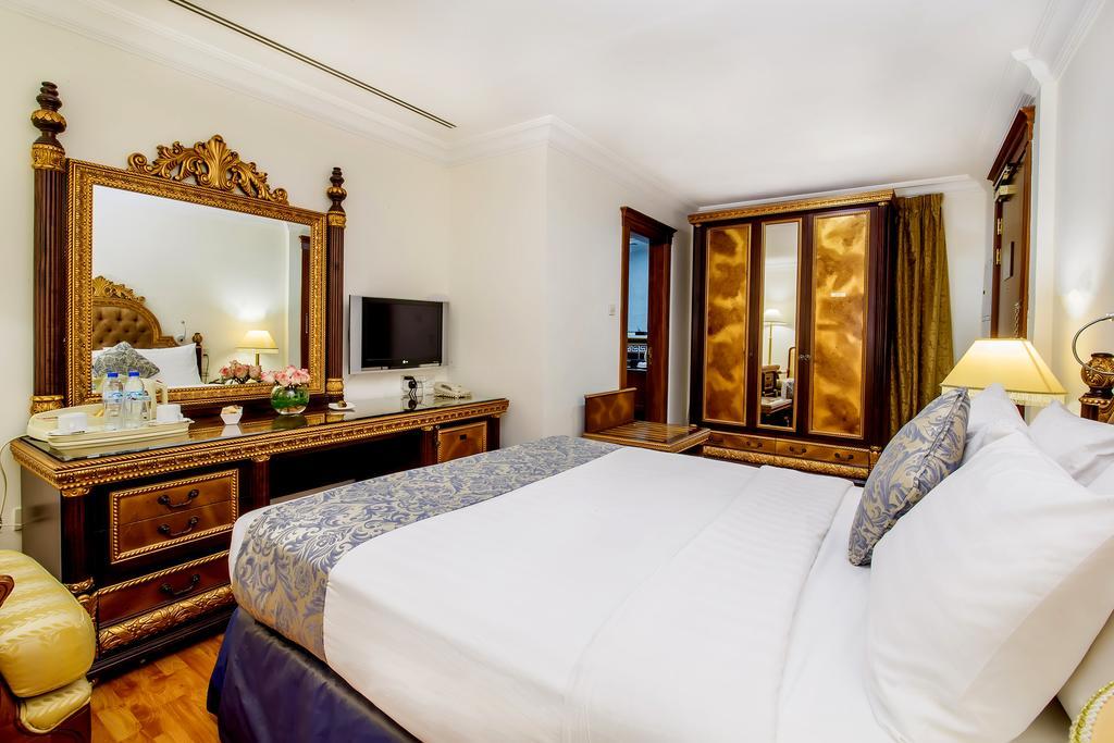 Premium One-Bedroom Suite with 25% off F&B,