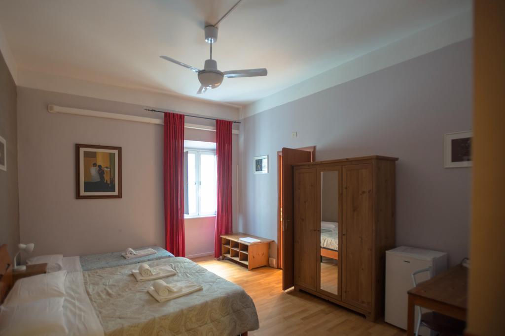 Triple Room Private Internal Bathroom