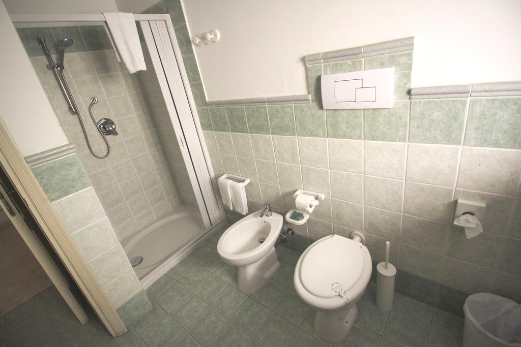 Quadruple Room Private Bathroom