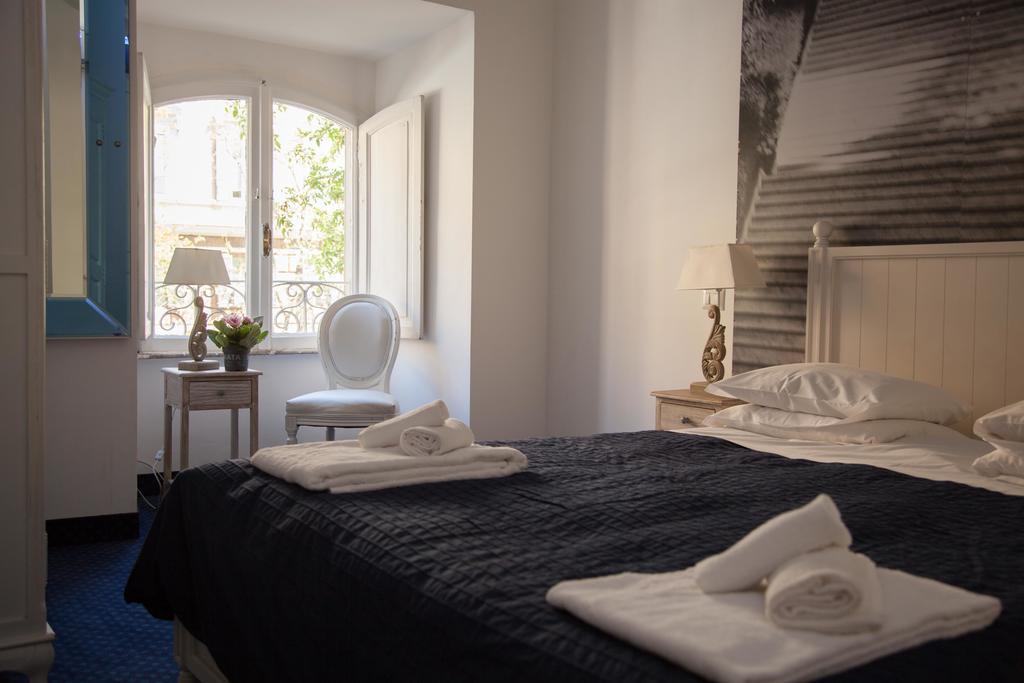 Superior Double Room Via Leone IV 38