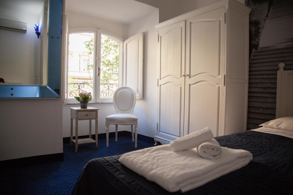 Superior Double Room Via Leone IV 38