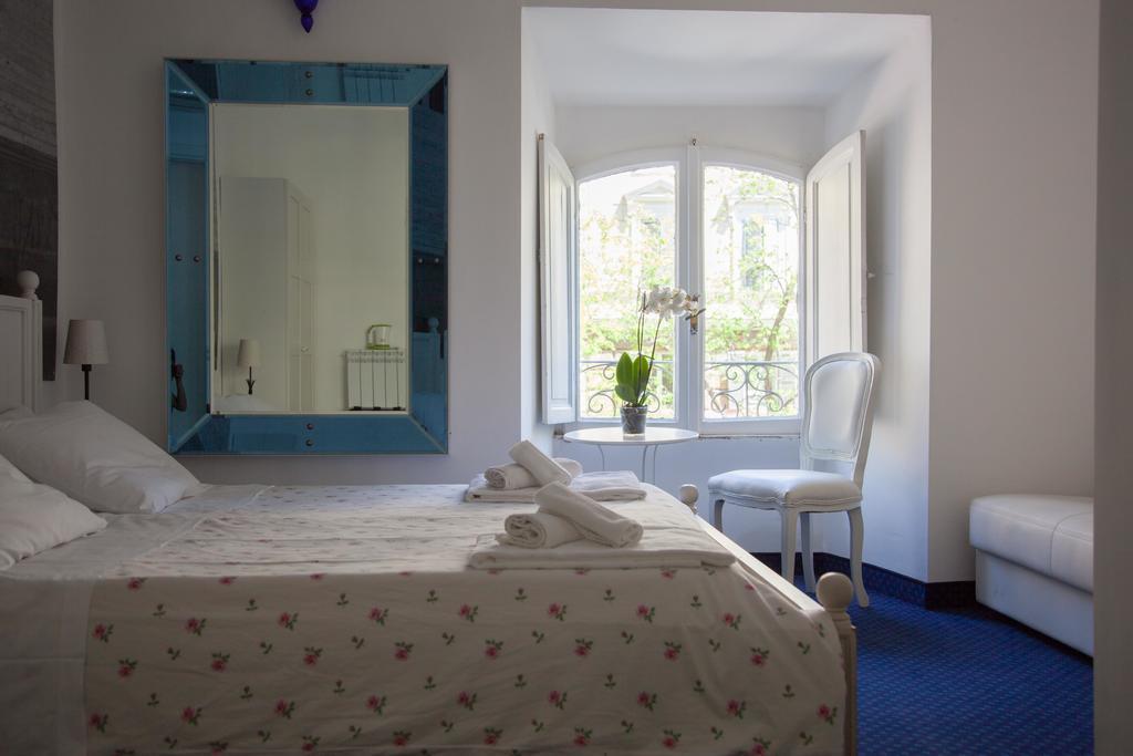 Superior Triple Room Via Leone IV 38