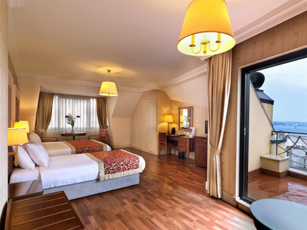 Double or Twin Room with Bathroom