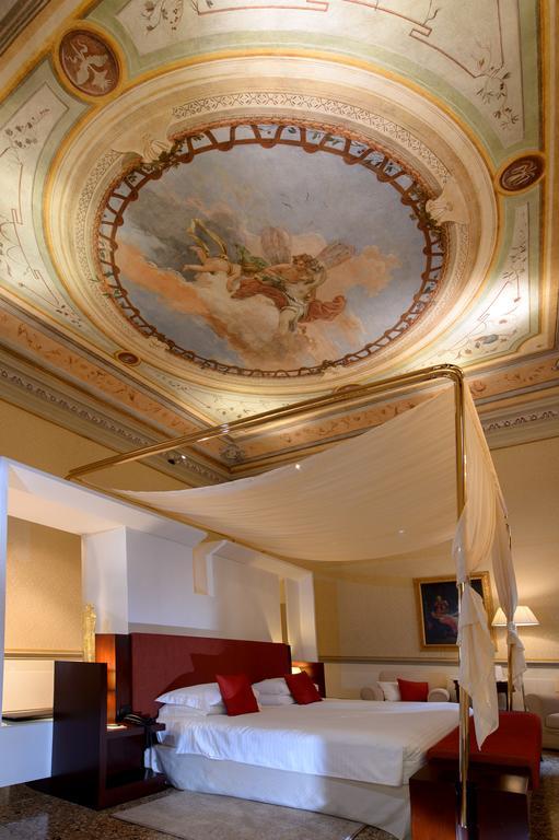 Superior King Suite