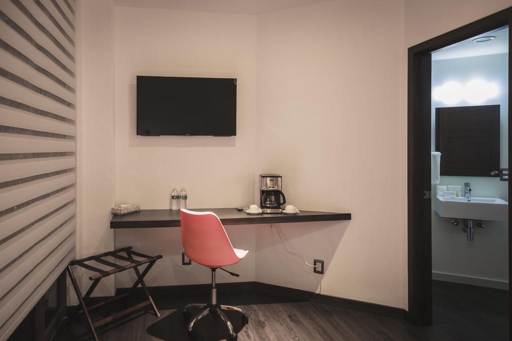 Standard Queen Room