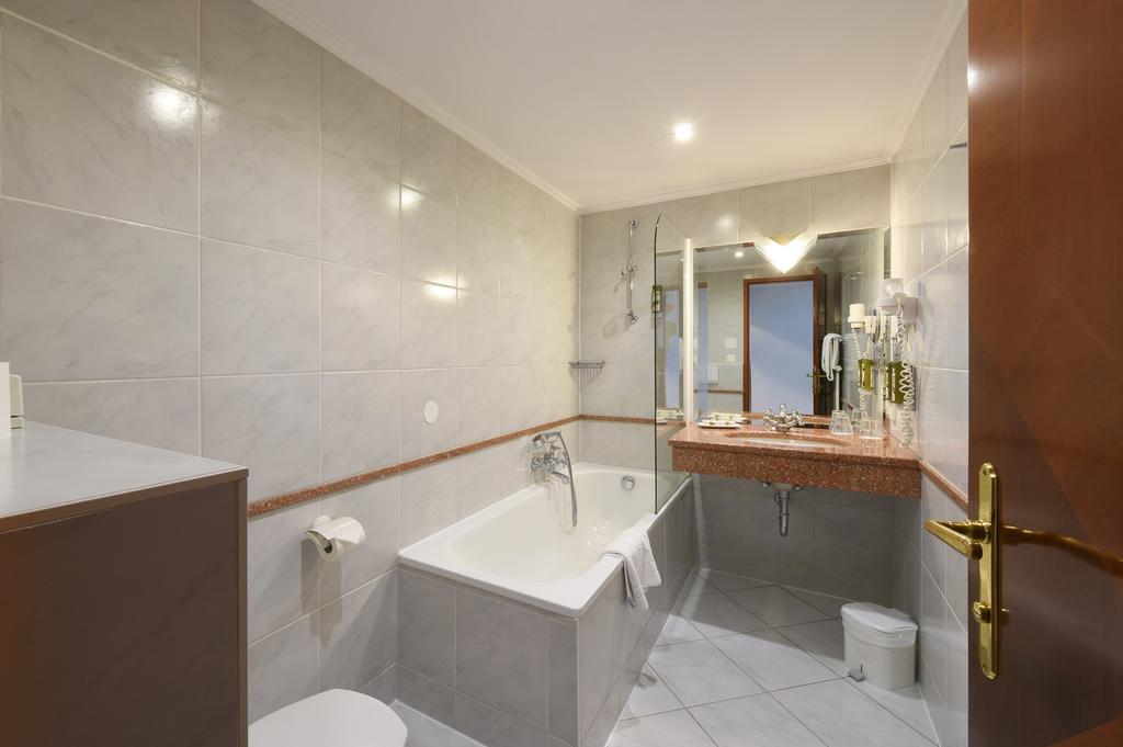 Two-Bedroom Suite Two Bathrooms