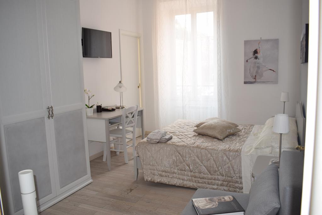 Deluxe Double or Twin Room City View
