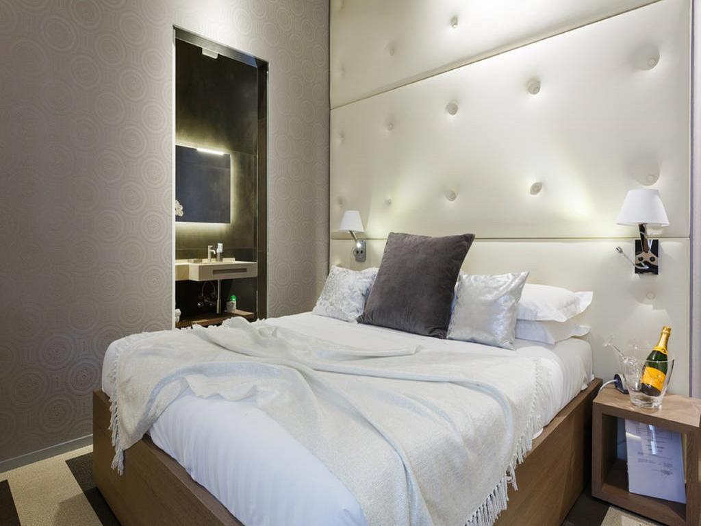Queen Suite