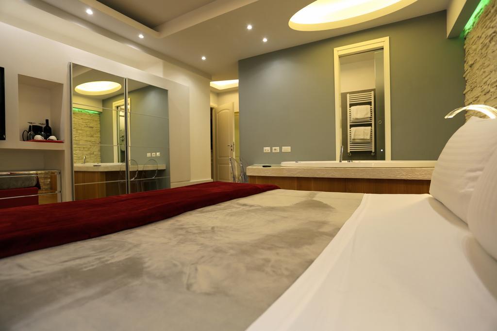 Deluxe Double Room Bath