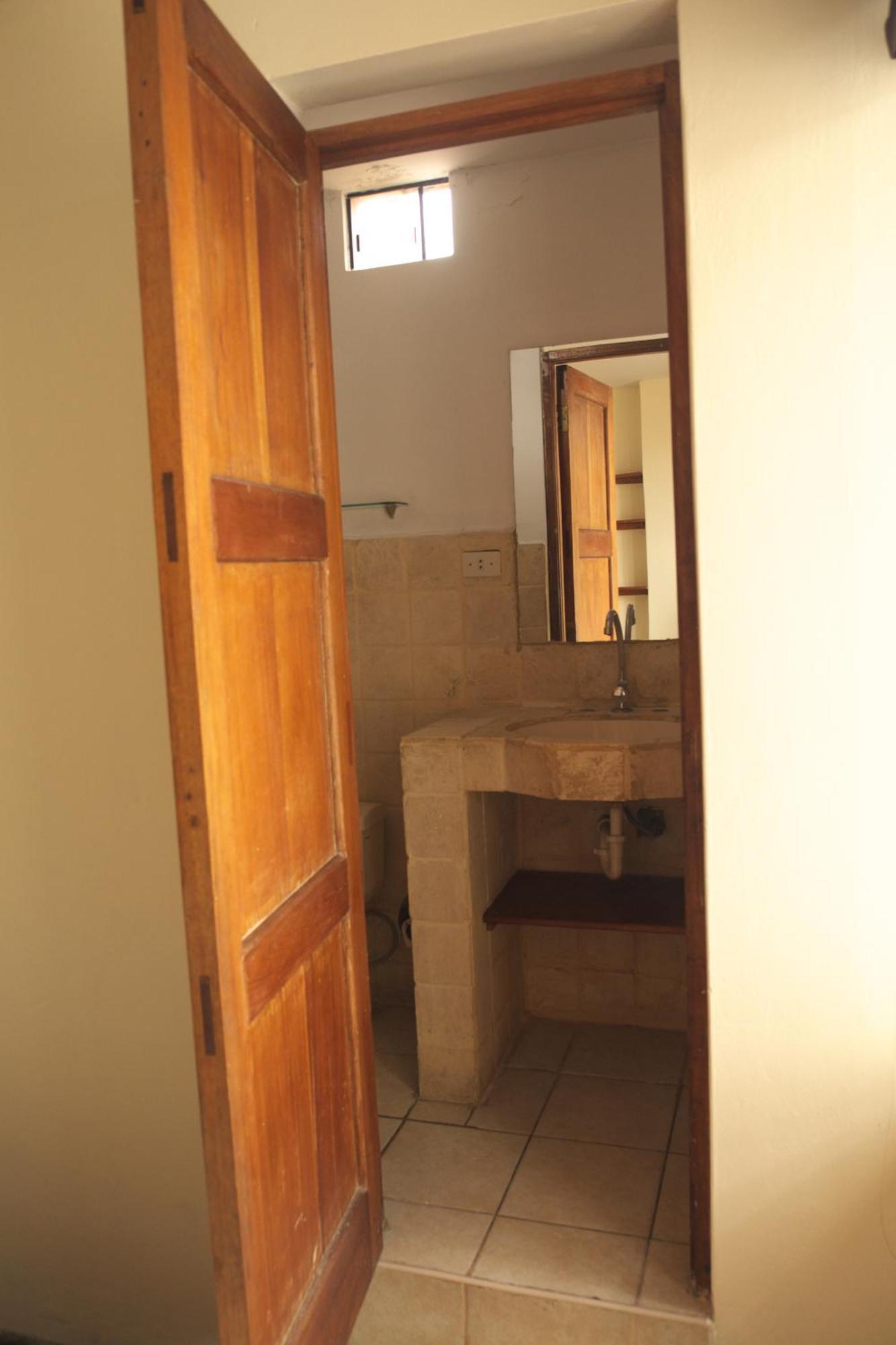 Standard Single Room Shower