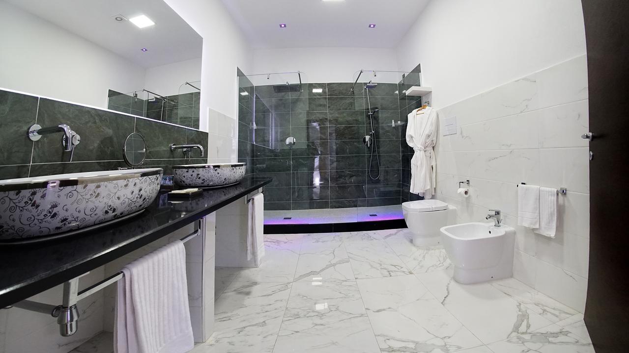 Suite Spa Bath