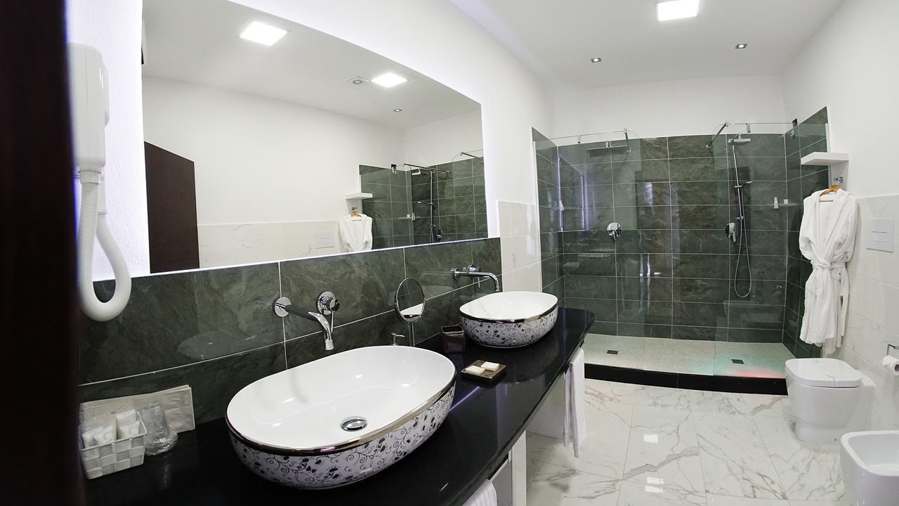 Suite Spa Bath