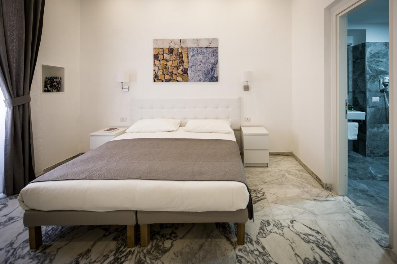 Double or Twin Room Private Bathroom
