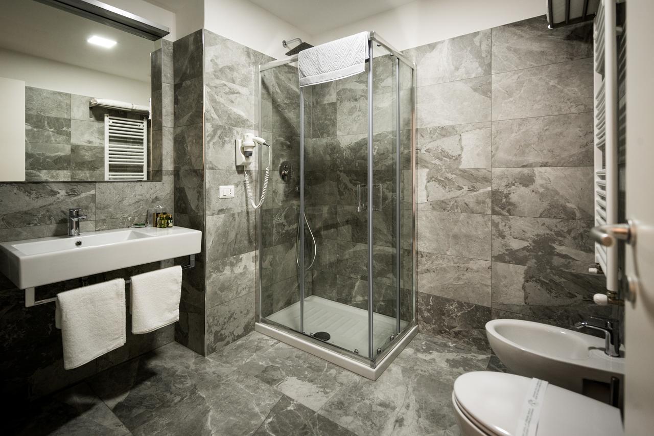 Double or Twin Room Private Bathroom