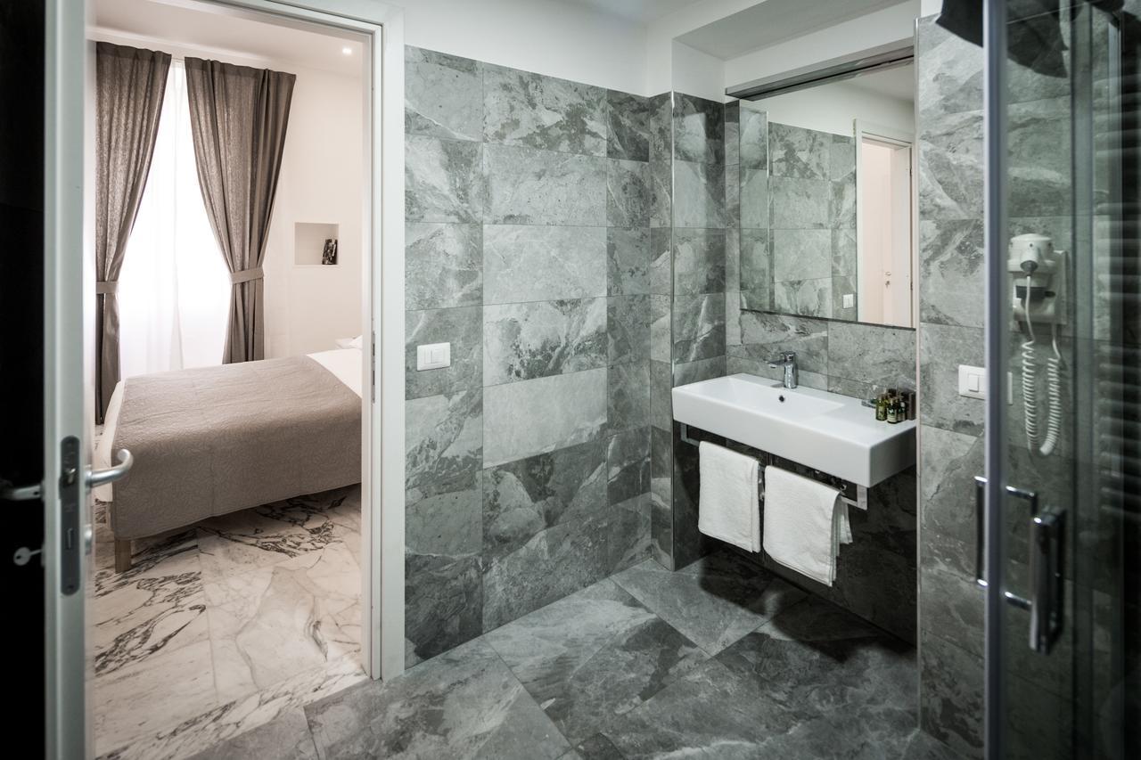Double or Twin Room Private Bathroom