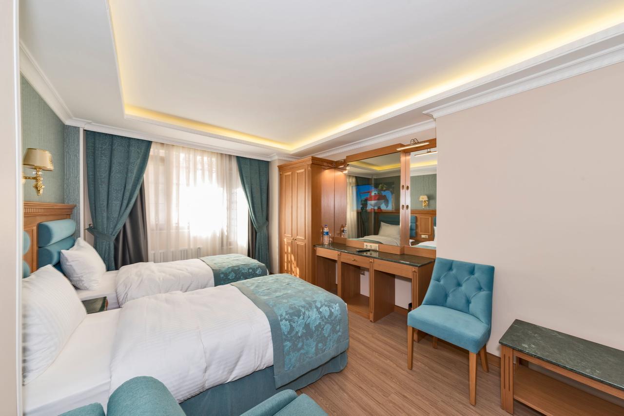 Deluxe Family Room