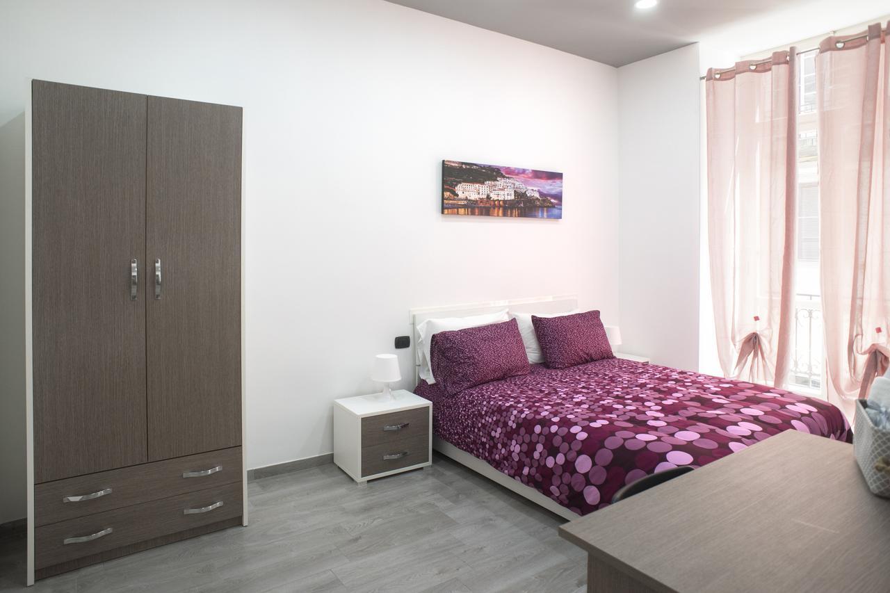 Deluxe Double Room Shower