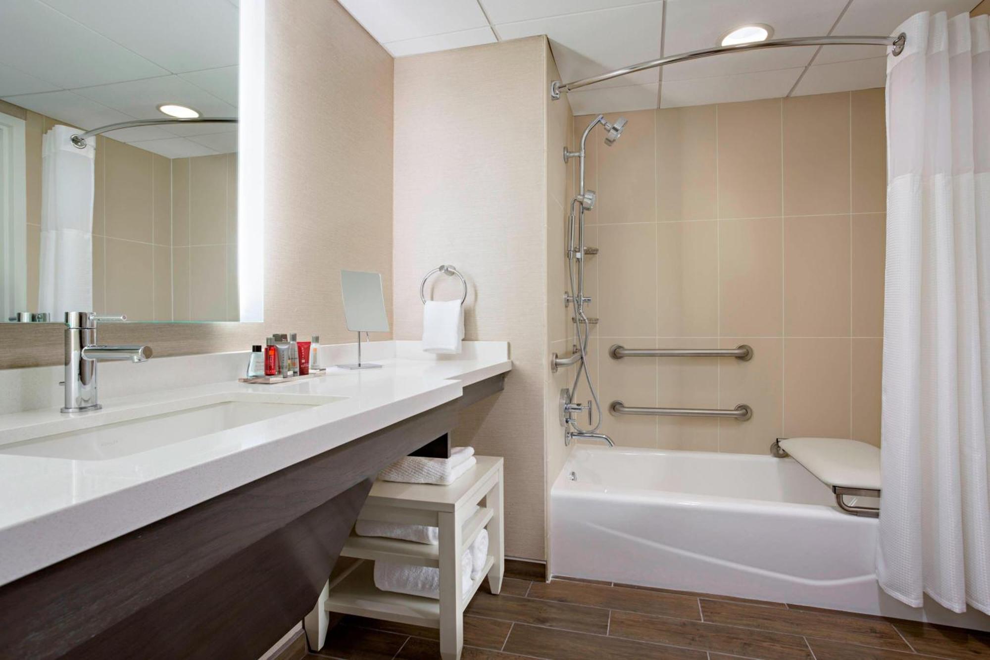 Guest Room with Two Double Beds - Hypoallergenic