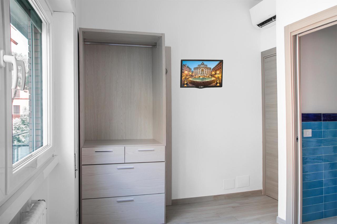 Single Room French Bed
