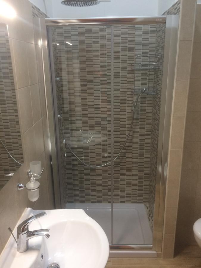 Double or Twin Room Private Bathroom