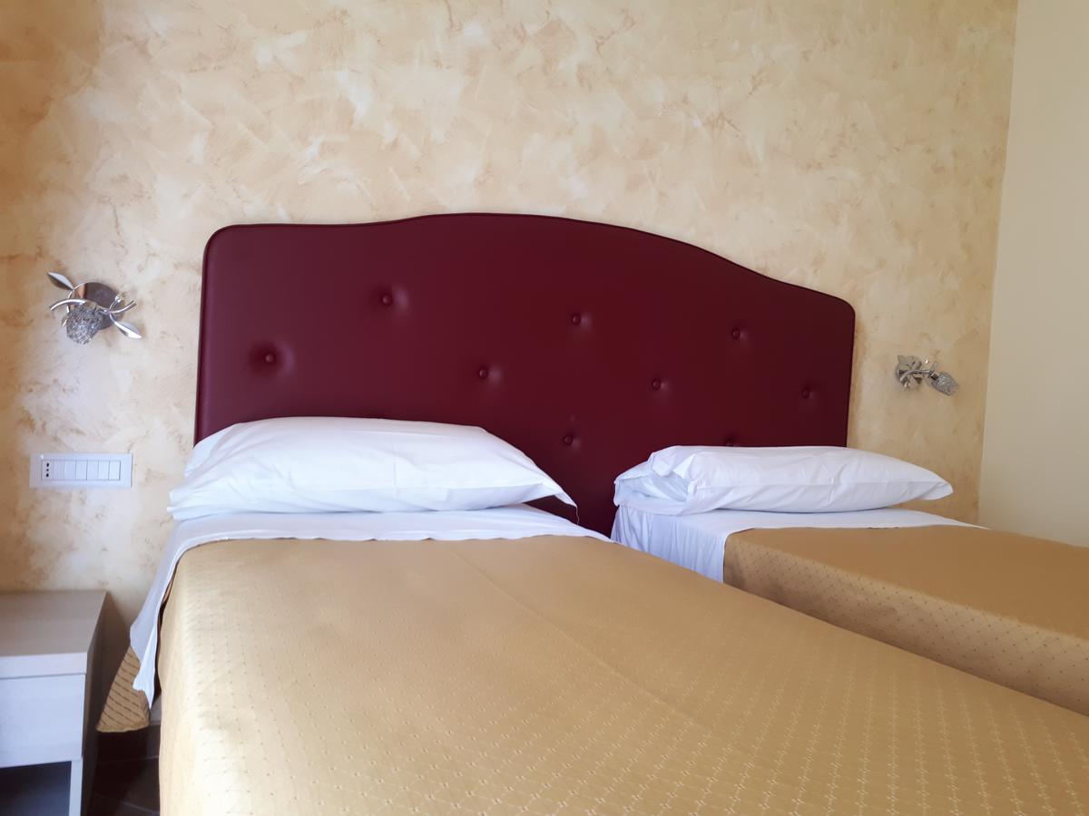 Double or Twin Room Private Bathroom