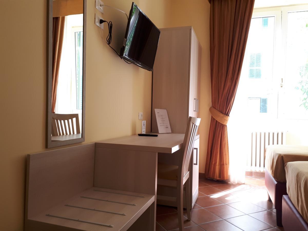 Double or Twin Room Private Bathroom