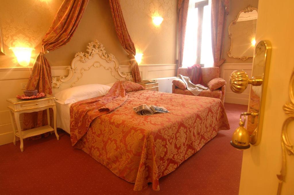 Junior Suite,707522386:JPEG