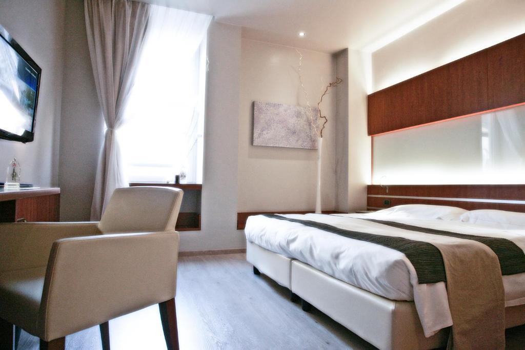 Standard Queen Room